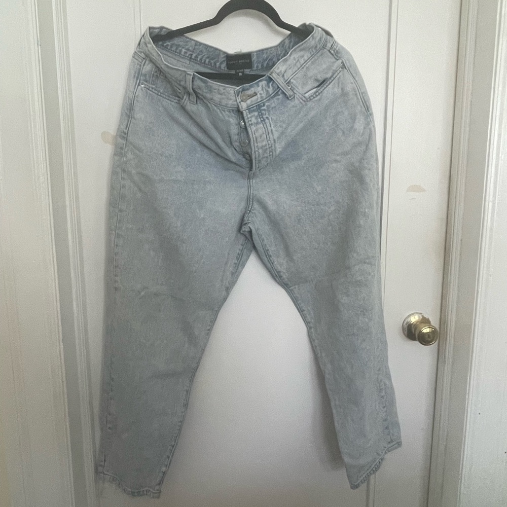 Lucky Brand Light Gray Ankle Jeans. High Rise Taper- drew mom